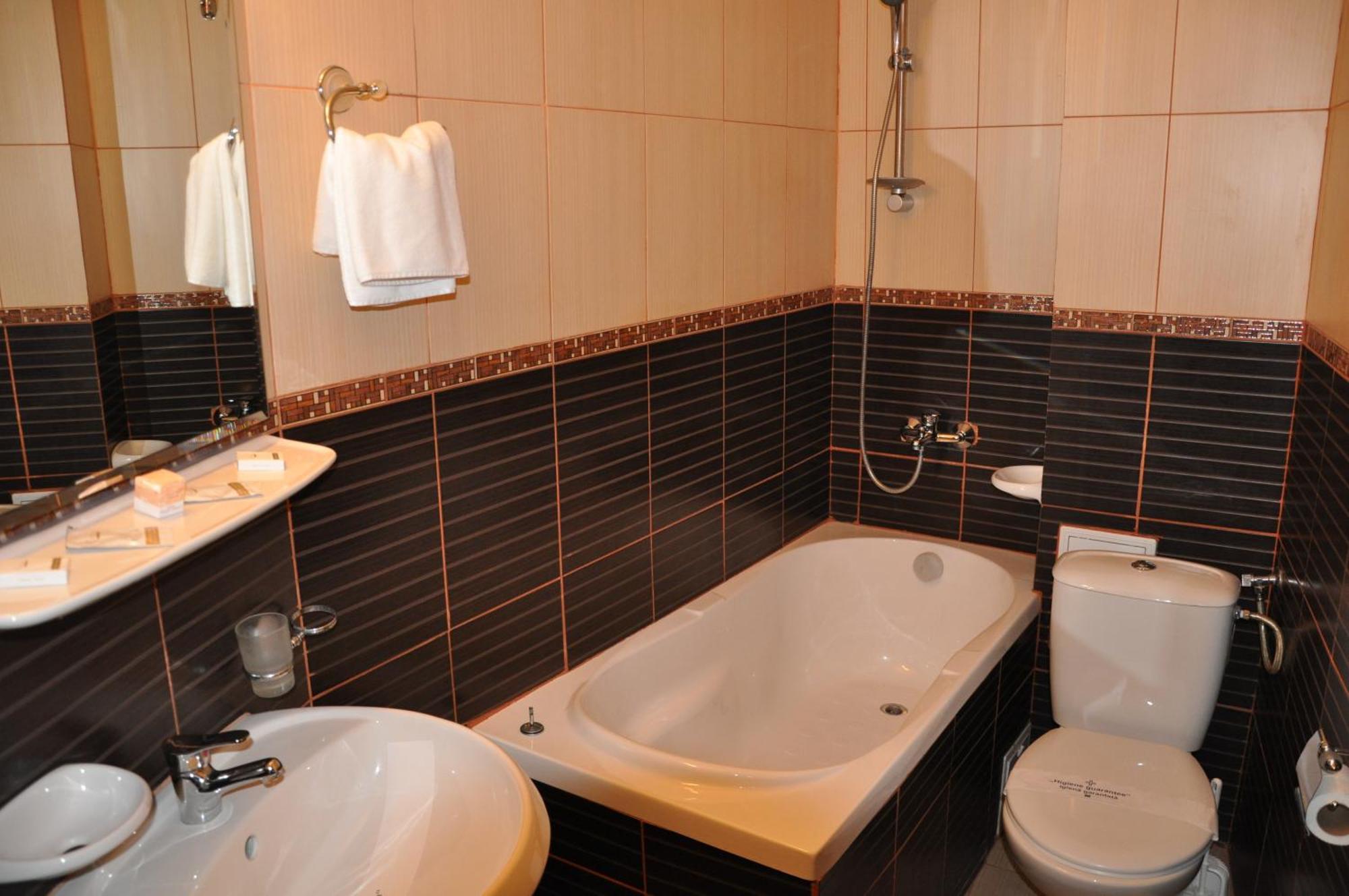 Golden Hotel 3*
